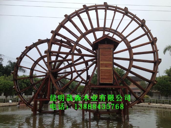 孟連廣場(chǎng)子母水車